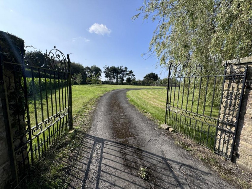 Images for Marsh Farm, Back Lane, Longton