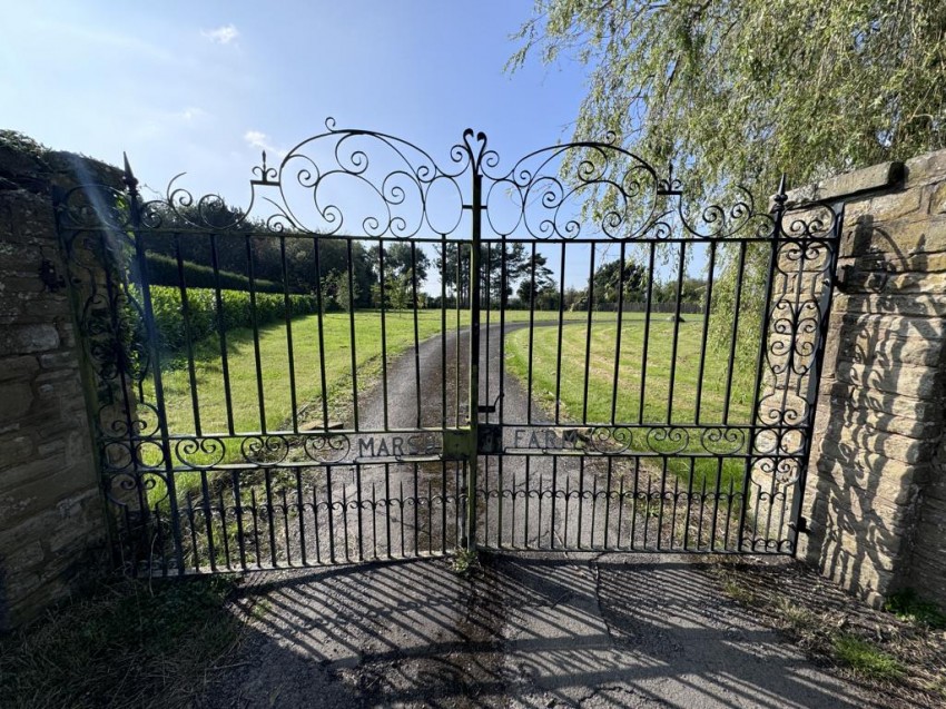 Images for Marsh Farm, Back Lane, Longton