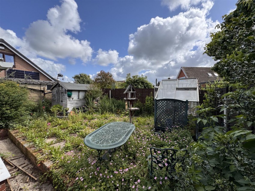 Images for Brookway, Longton